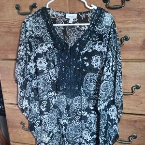 Dress Barn Black and White Floral Blouse